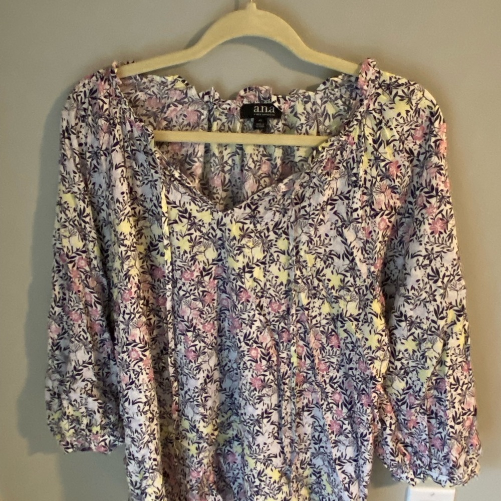 a.n.a.  A New Approach blouse size XL Floral with navy, pink, and yellow.